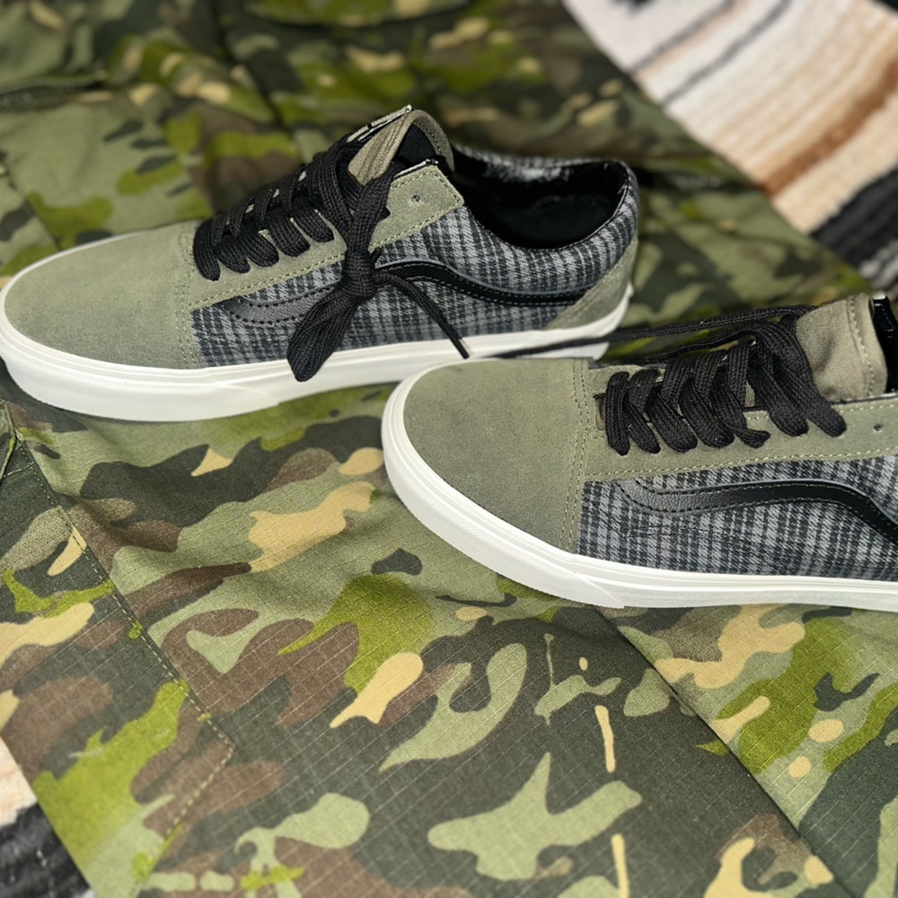 Vans Old Skool Grunge Plaid & Green Size 8 US Men
New conditions without box/tag